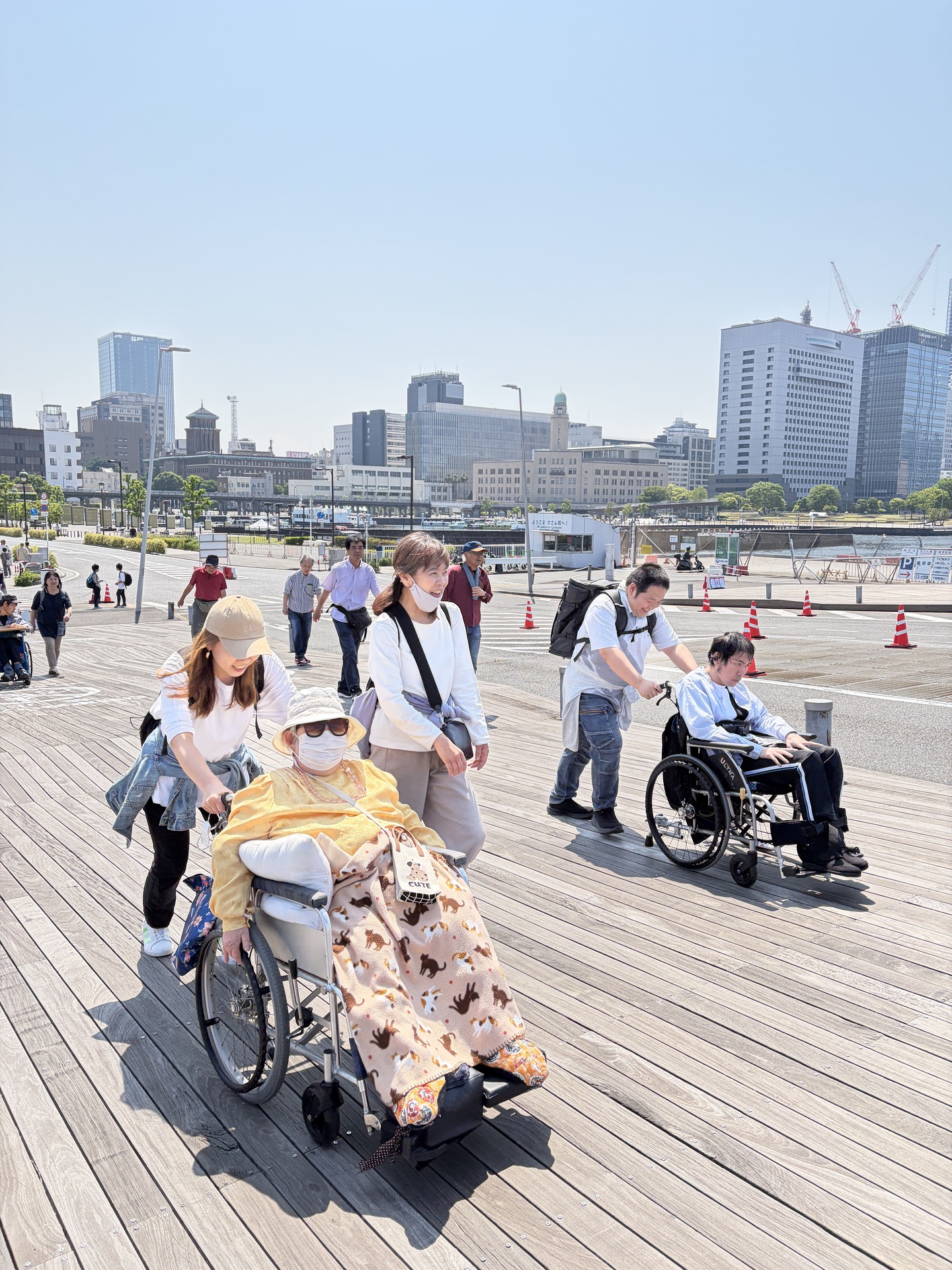 頑張って車椅子を進めます!